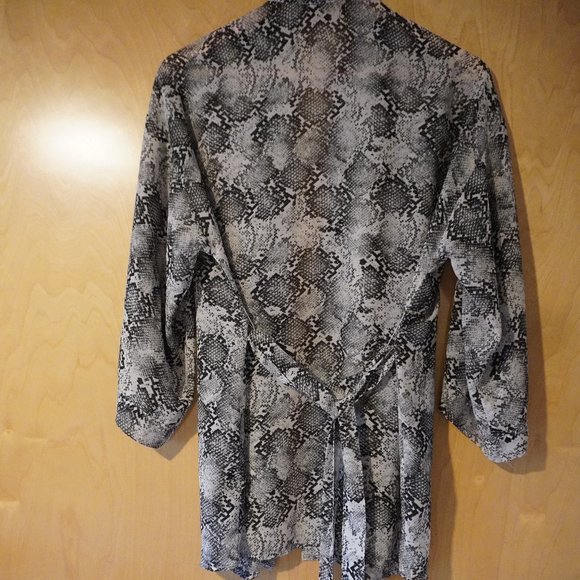 Kimono-Style Robe | Sheer | Small - Picture 2 of 3